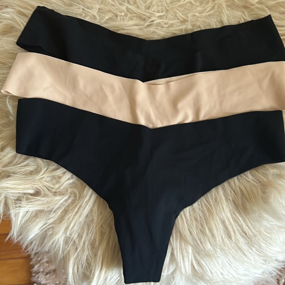 Aerie thongs set of 3